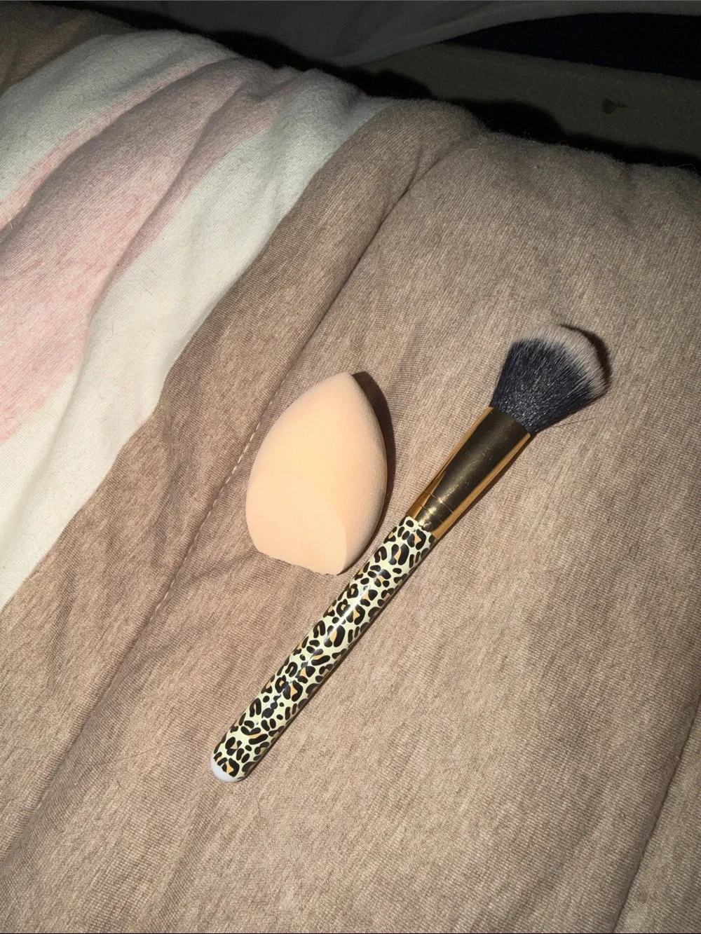 Leopard-Print Makeup Brush and Peach Sponge Set - Women Makeup